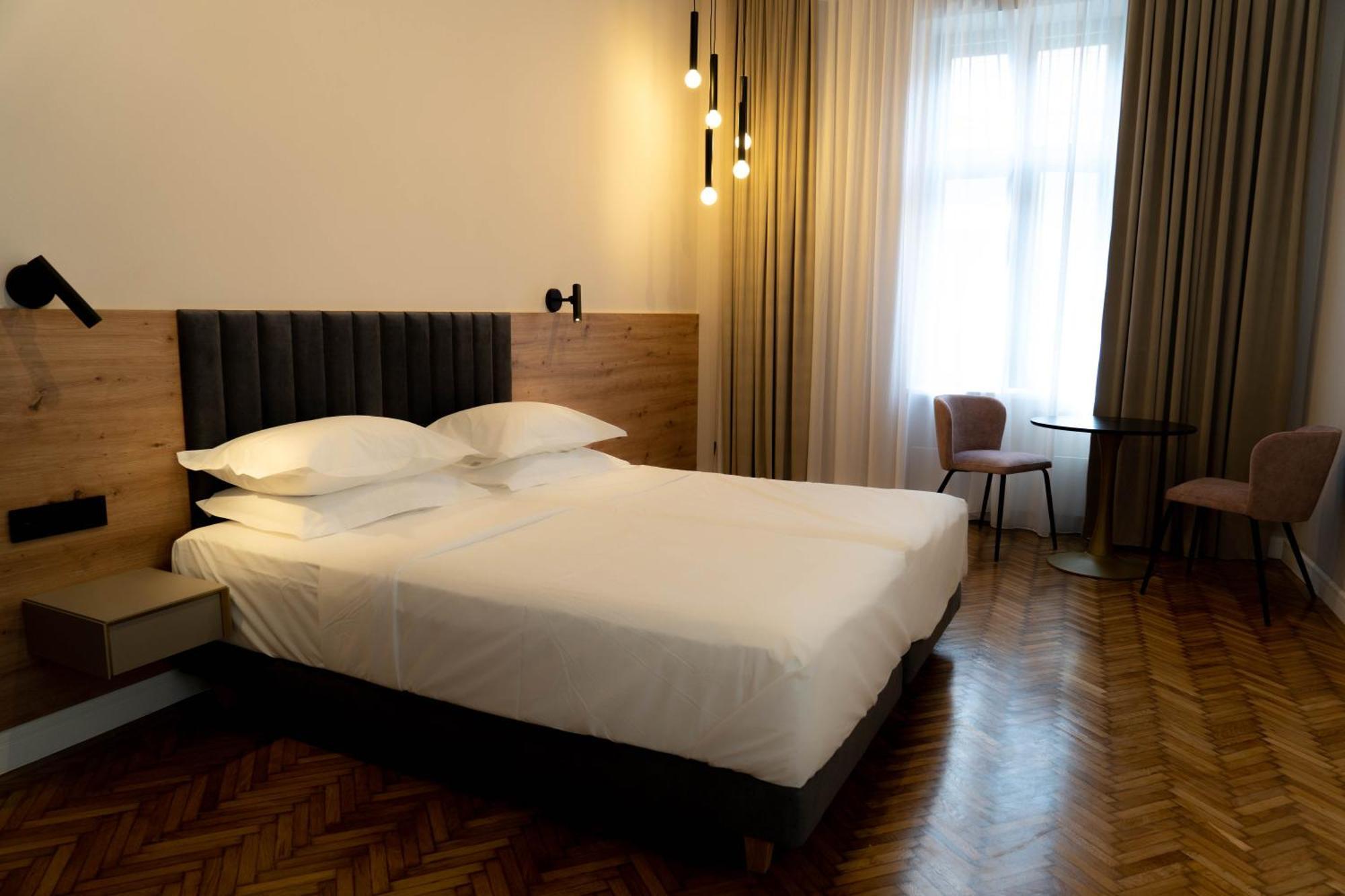 كلوج-نابوكا Bloom Downtown Suites المظهر الخارجي الصورة