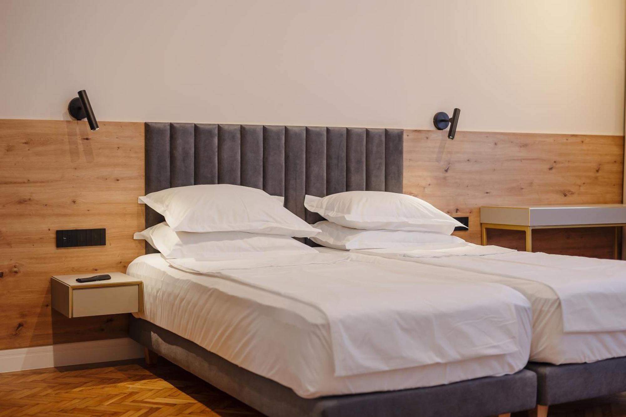كلوج-نابوكا Bloom Downtown Suites المظهر الخارجي الصورة