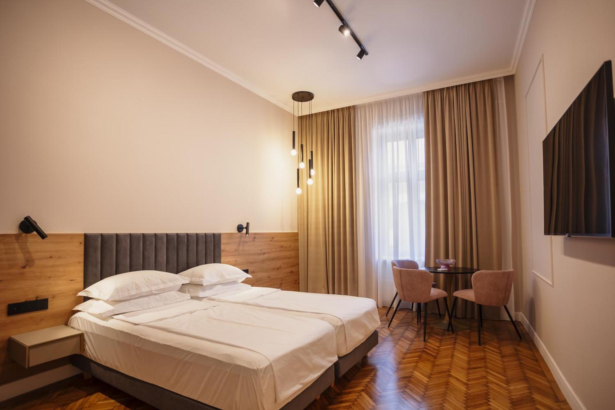 كلوج-نابوكا Bloom Downtown Suites المظهر الخارجي الصورة