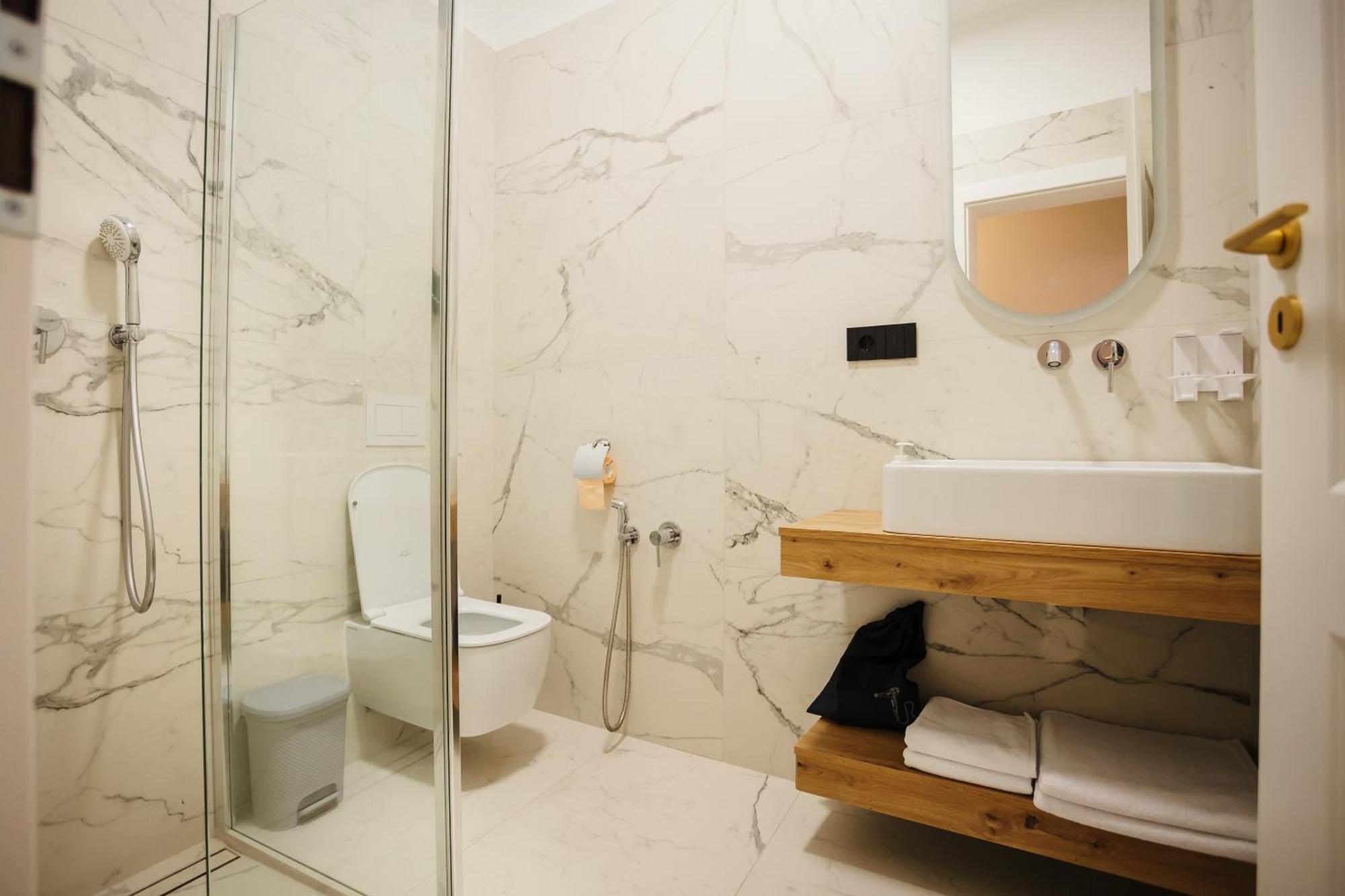 كلوج-نابوكا Bloom Downtown Suites المظهر الخارجي الصورة