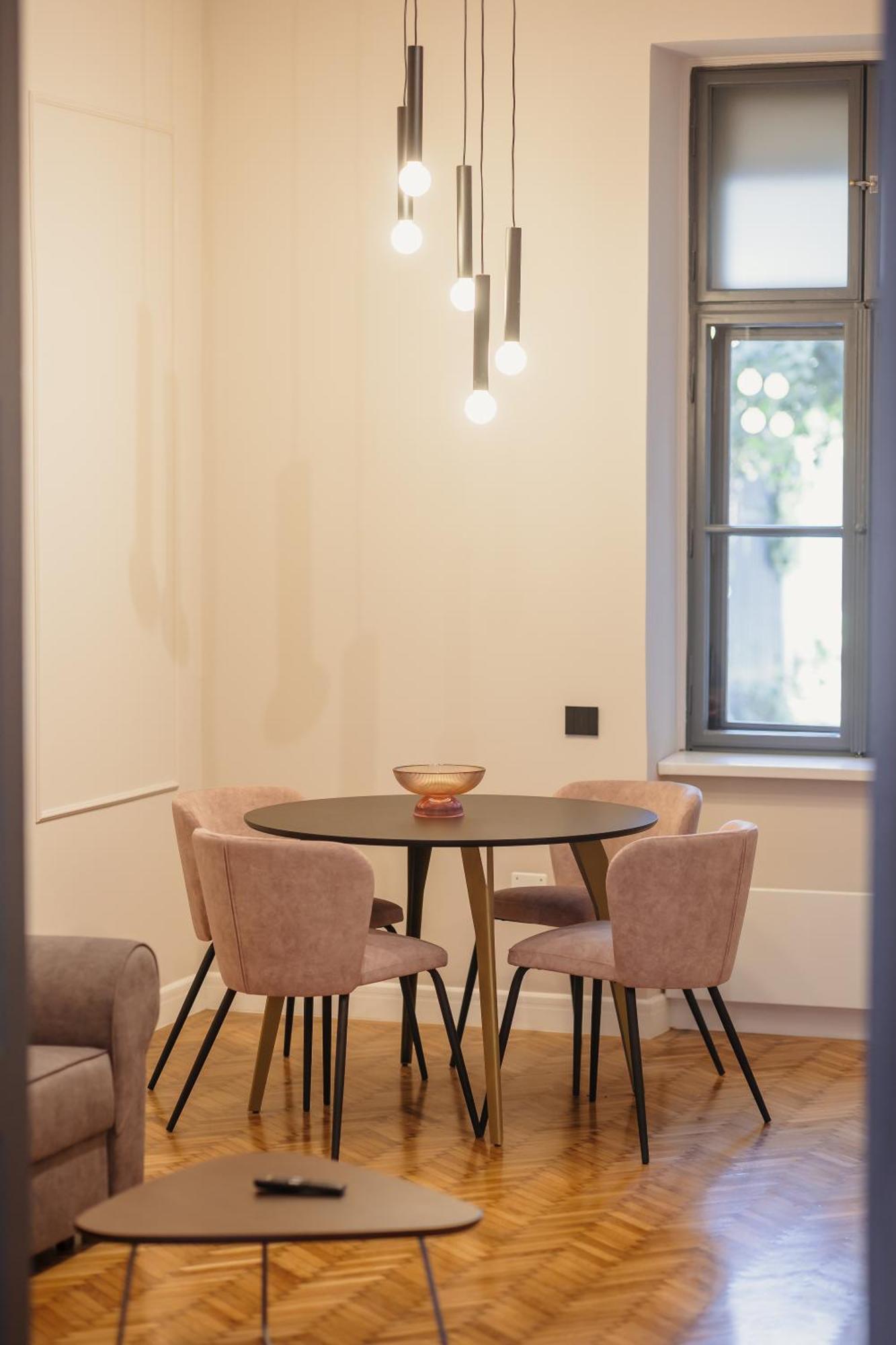 كلوج-نابوكا Bloom Downtown Suites المظهر الخارجي الصورة