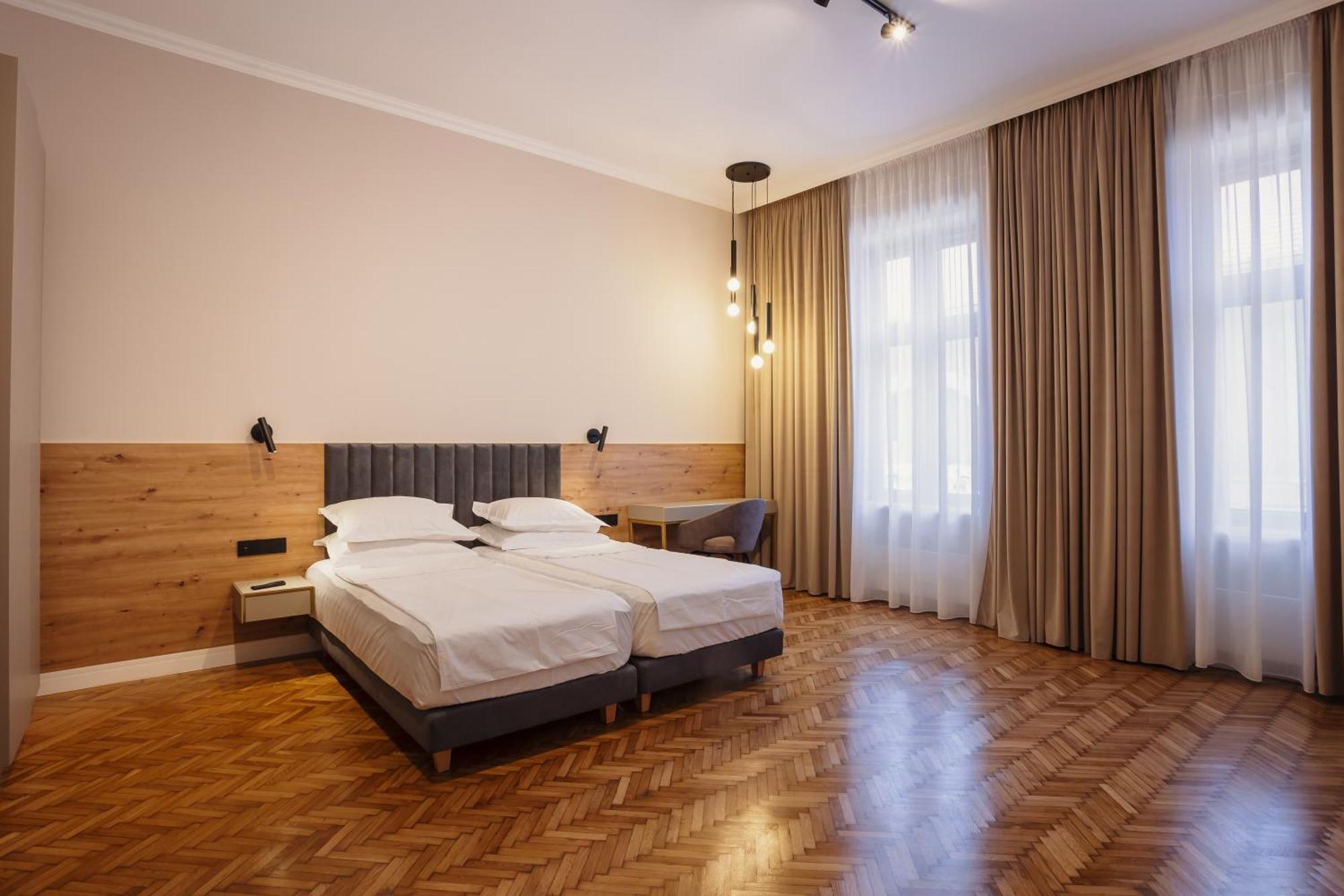 كلوج-نابوكا Bloom Downtown Suites المظهر الخارجي الصورة