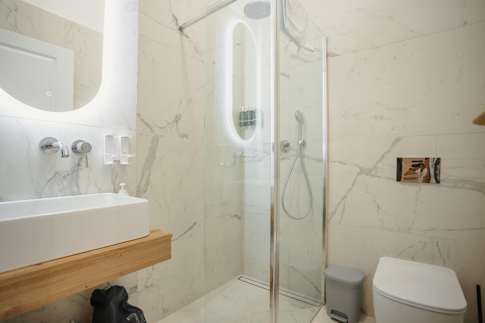 كلوج-نابوكا Bloom Downtown Suites المظهر الخارجي الصورة